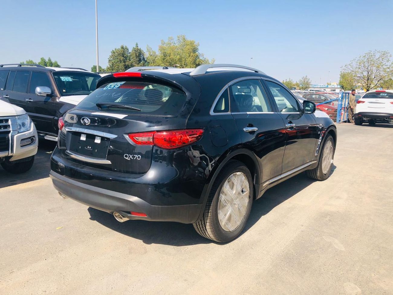 Infiniti Q70 3.7L ENGINE, FULL OPTION, POWER-MEMORY AND LEATHER SEATS, DVD&REAR CAMERA, PUSH START, CODE-IQX70