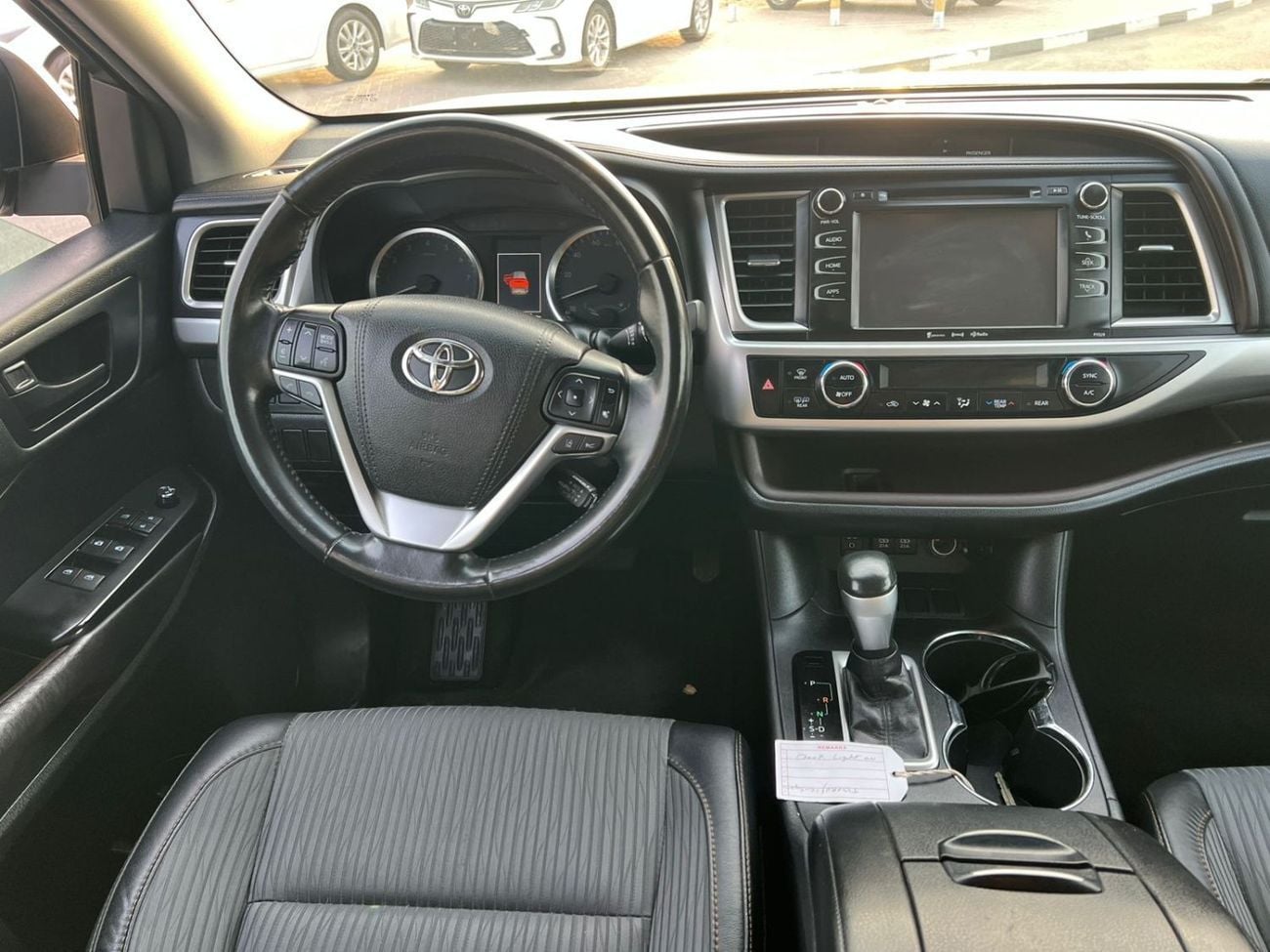 Toyota Highlander LE (NON GCC) 2017 Toyota Highlander - MidOption - 3.5L V6 - Full 7 Seater - Trunk Auto