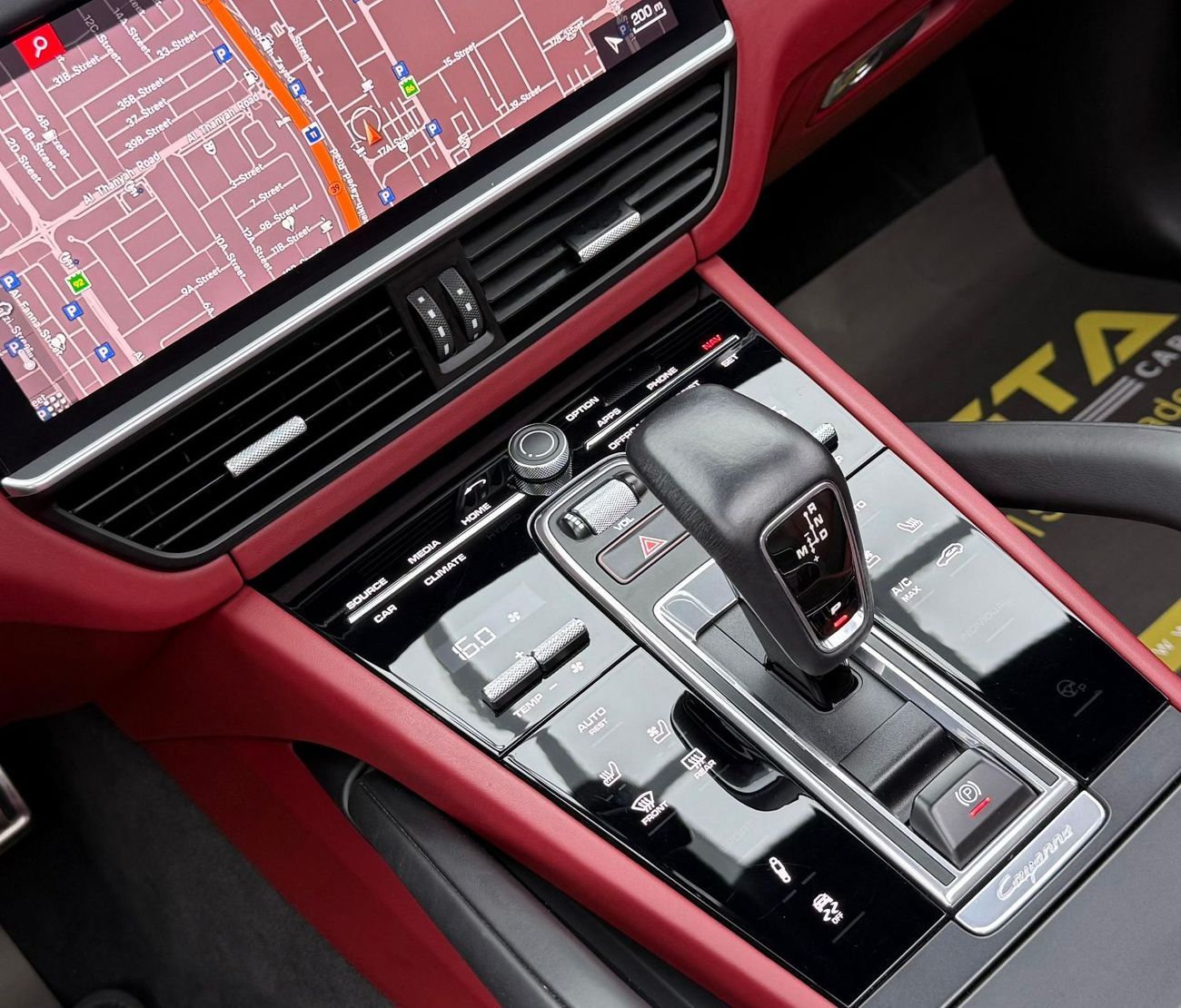 Porsche Cayenne GTS 4.0L (460 HP) 2021 Porsche Cayenne GTS, Warranty, Full Porsche Service History, Excellent Condit