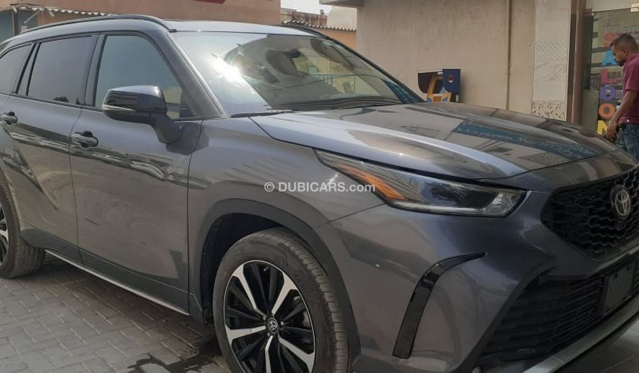 Toyota Highlander 2021 Toyota Highlander XSE 4WD 3.5L V6 7-Seater /