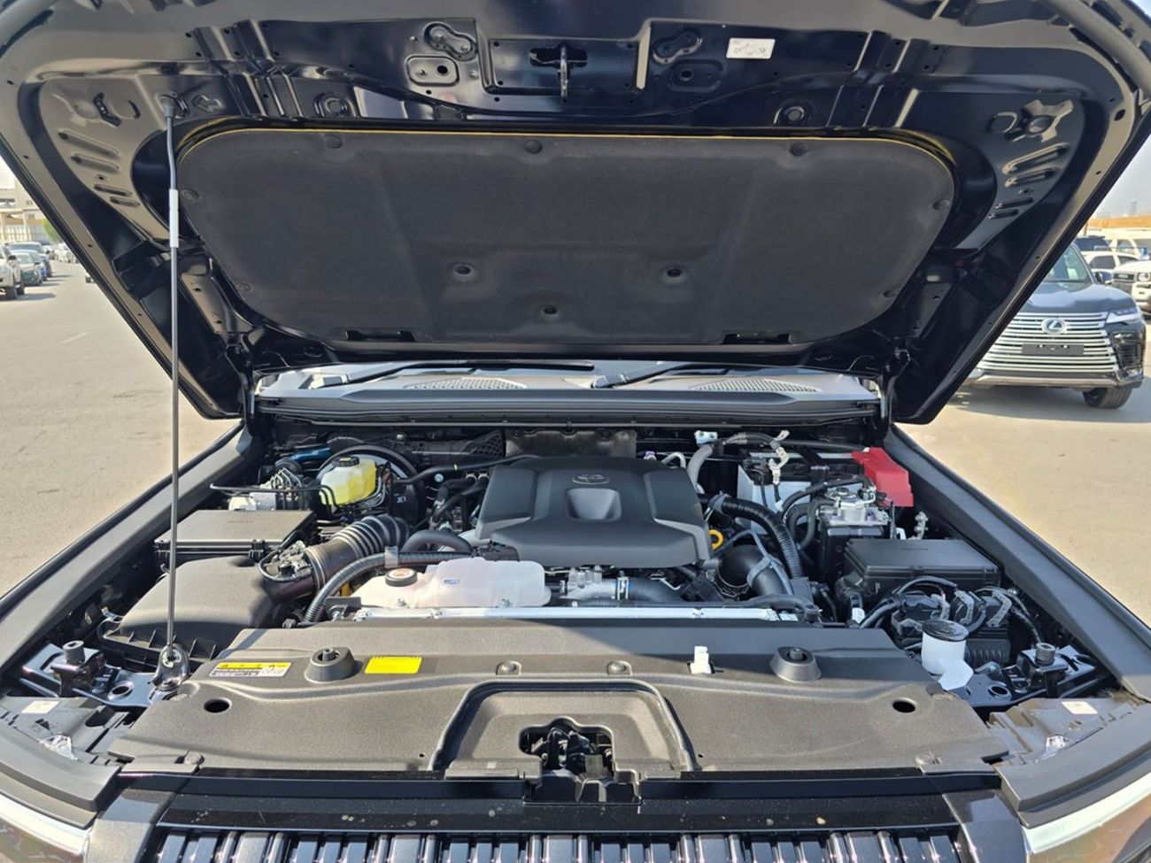 تويوتا لاند كروزر TOYOTA LAND CRUISER PRADO BRAND NEW SUV RHD 2025 MODEL 2.8 L DIESEL AUTOMATIC(PM13226)