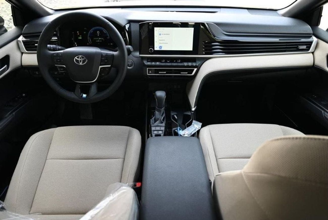 Toyota Camry 2025 TOYOTA CAMRY LE HYBRID 2.5L AT