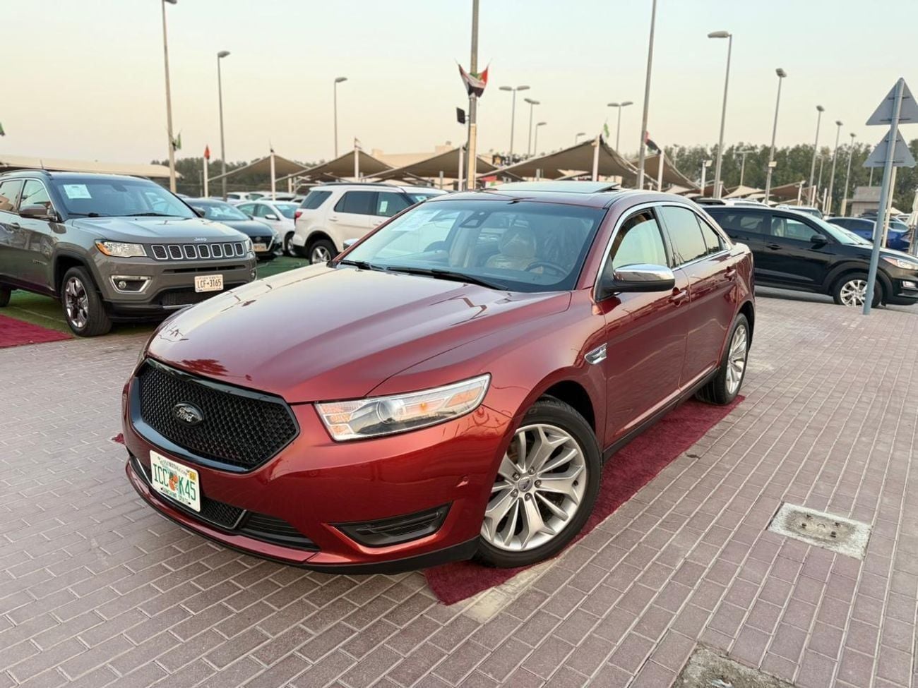 Ford Taurus LTD LOW Mileage  good comdtion