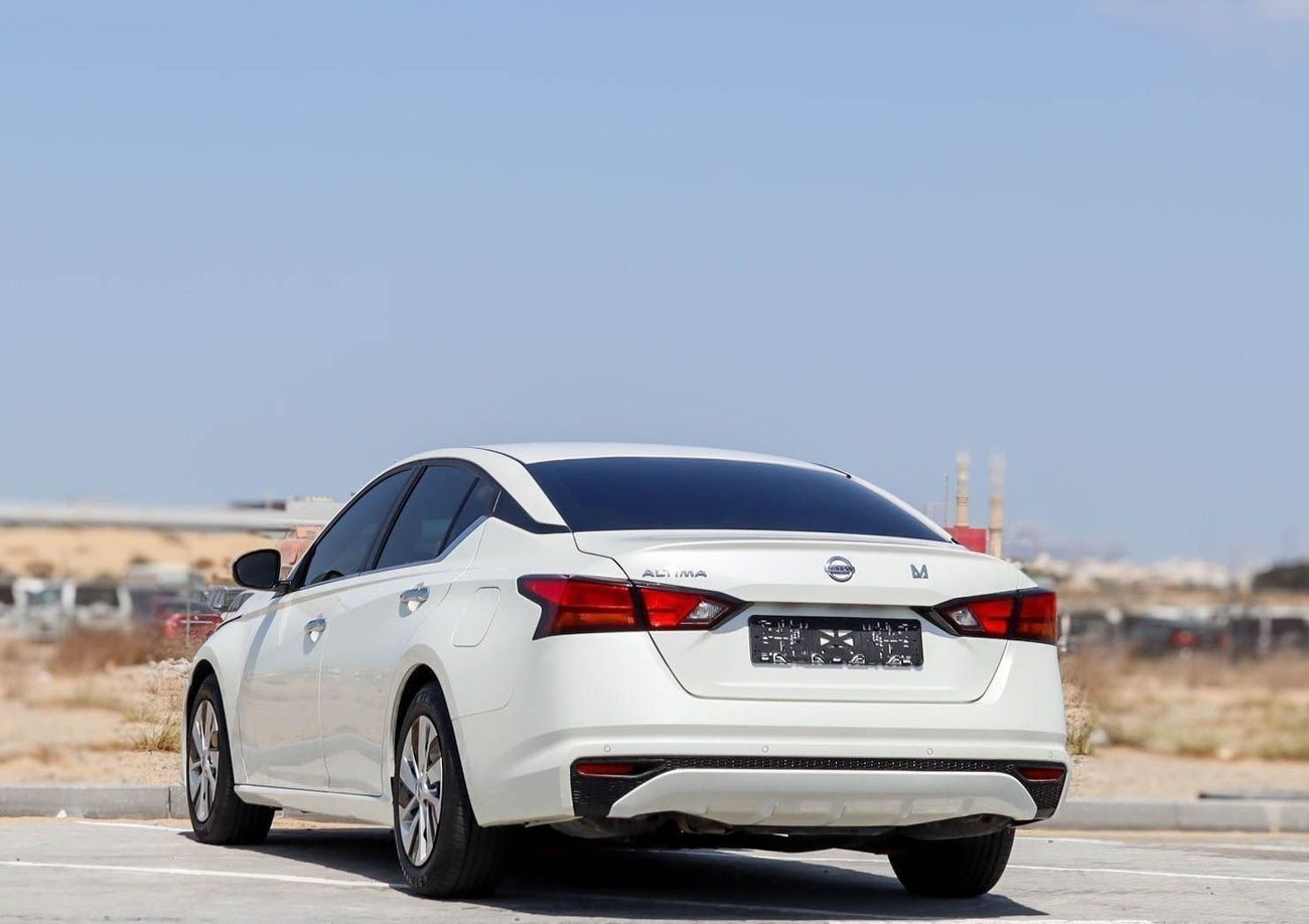 Nissan Altima 2.5 S Nissan Altima 2.5L 2020 original paint GCC  accident-free in excellent condition 888 P.M