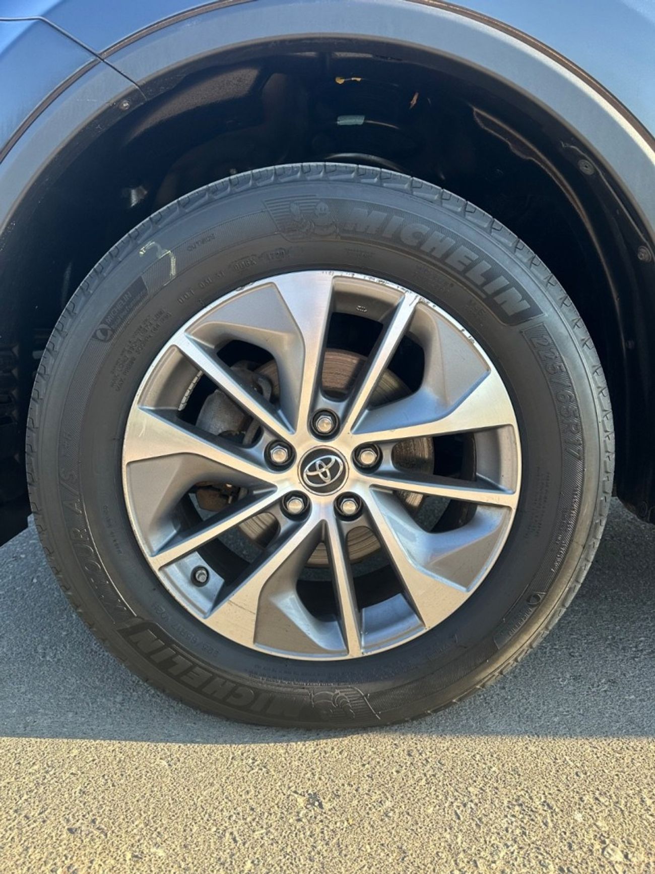 تويوتا راف ٤ Hybrid XLE 2.5L