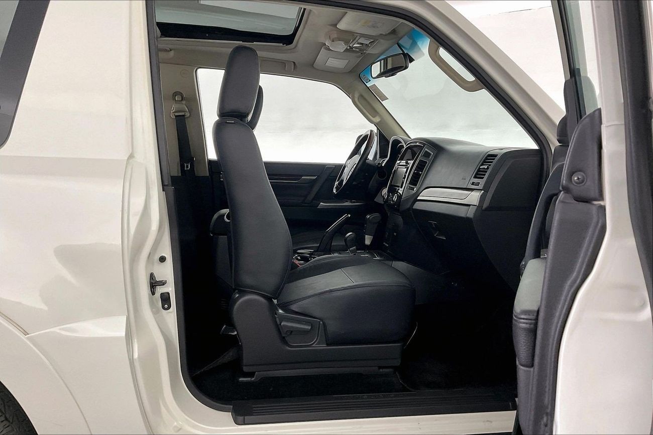 ميتسوبيشي باجيرو GLS Highline | National Day Celebration | شامل الضمان | 0 ﺪﻔﻋﺓ ﺃﻮﻟﻯ