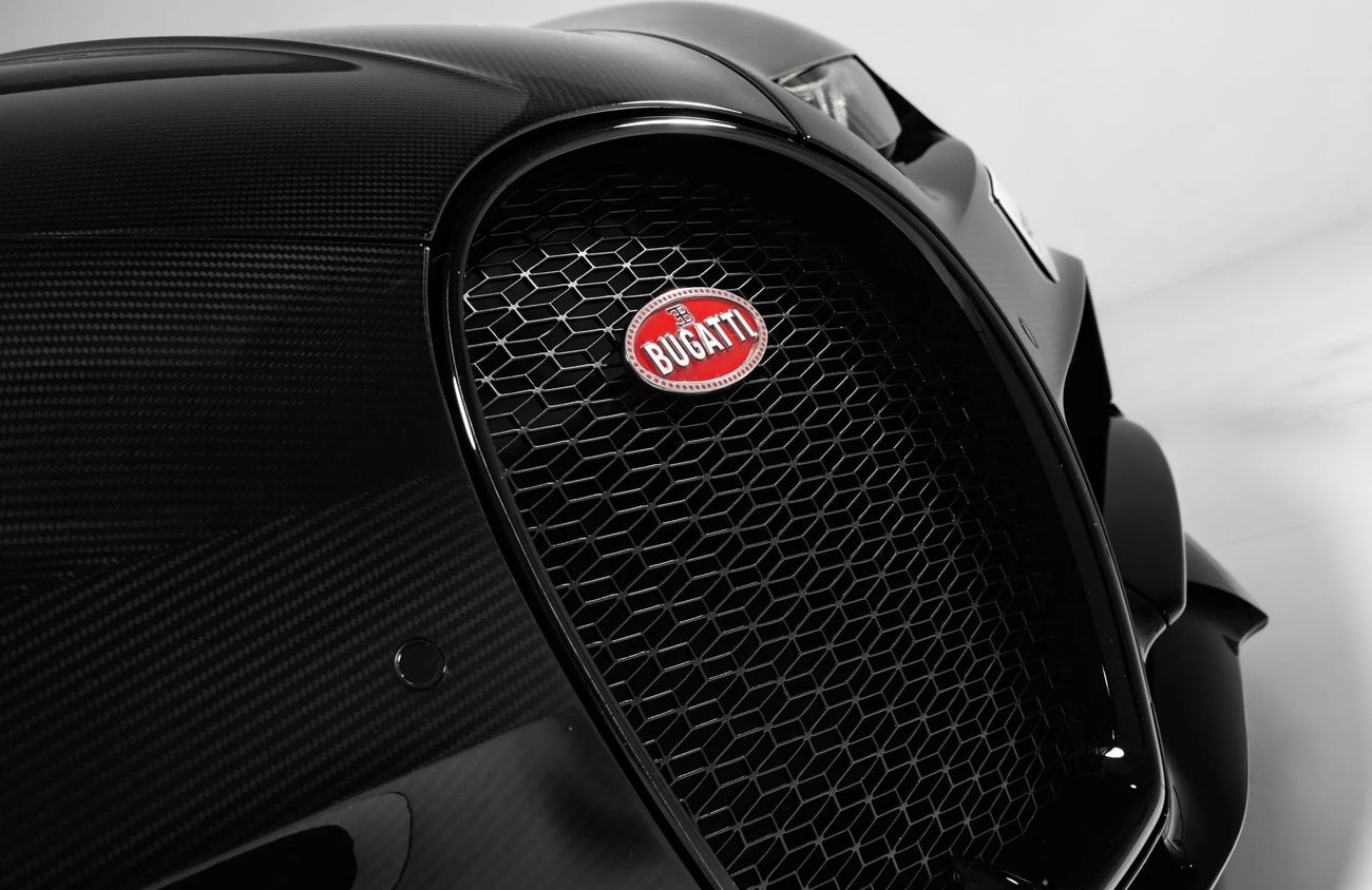 بوغاتي شيرون 8.0L W16 Quad-Turbo Engine