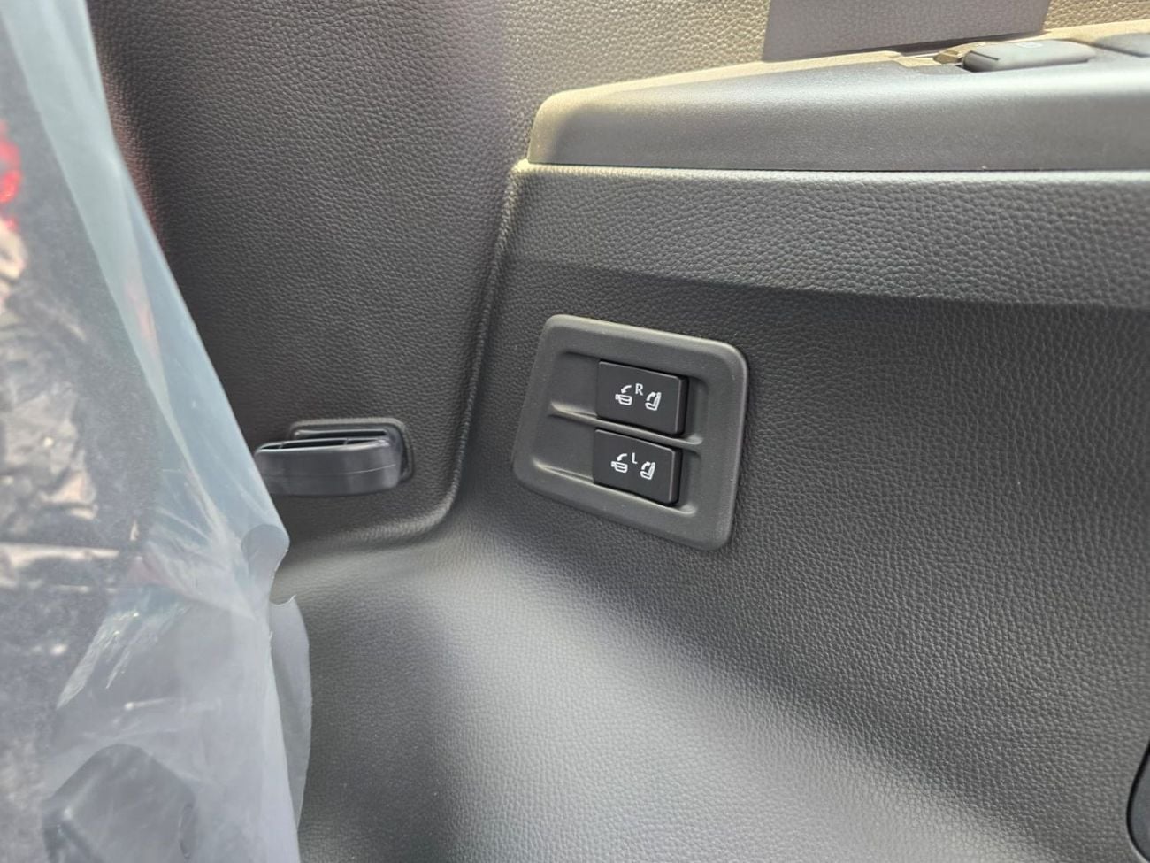 تويوتا لاند كروزر 3.5L HYBRID VXR 7 Seater Full Option