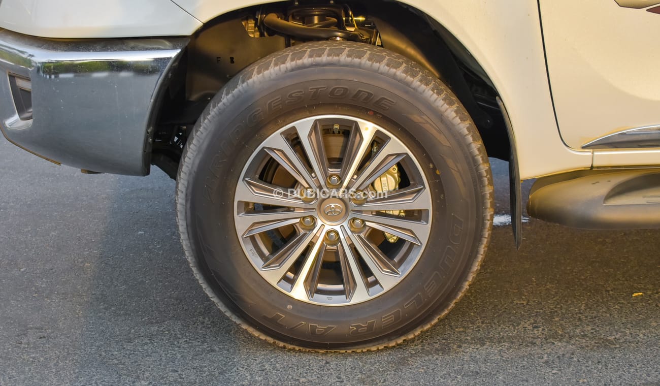 Toyota Hilux S-GLX SR5 2.7 Petrol A/T 4WD