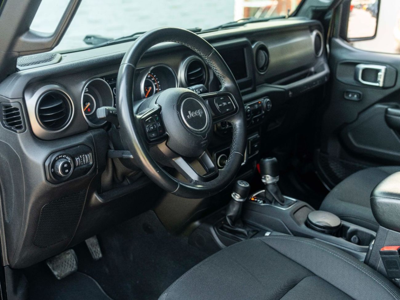 جيب رانجلر Sport 3.6L A/T (4 Seater)