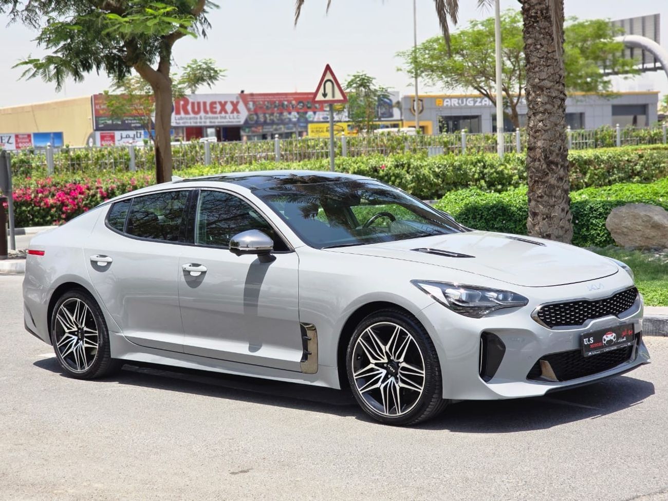 كيا ستينجر Std 2.0L Sportback V4 fully loaded GCC UNDER WARRANTY AND SERVICE CONTACT