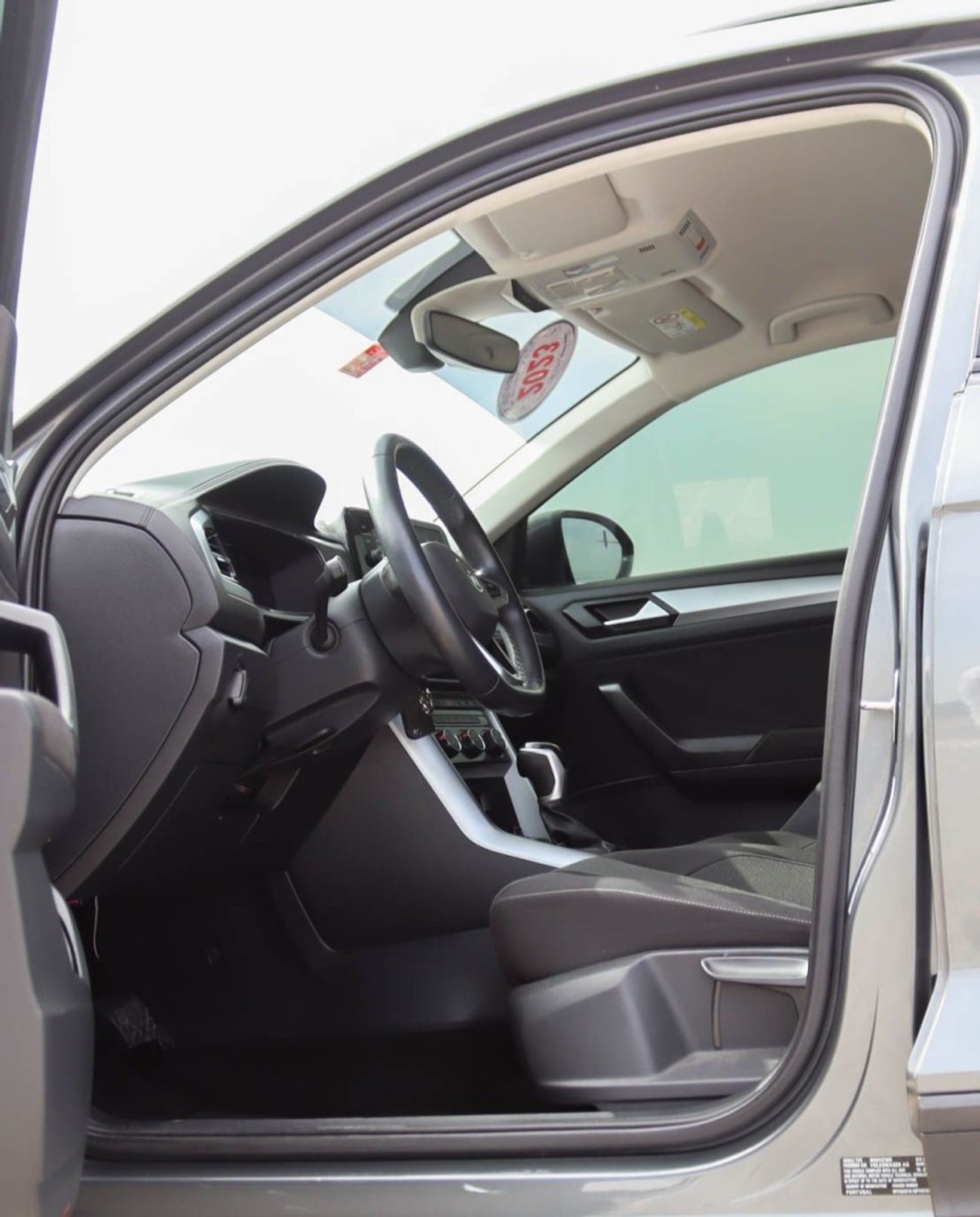 Volkswagen T ROC Style 1.4L Volkswagen T-Roc 2023 GCC, original paint , without accidents, in excellent condition 160