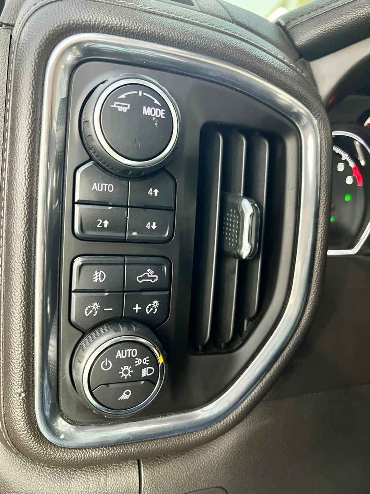 Chevrolet Silverado Chevrolet silverado LTZ Model 2020 Gcc specs