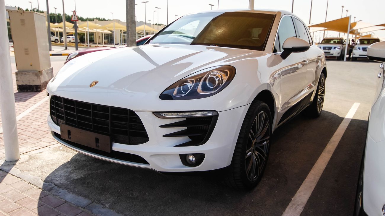 Used Porsche Macan Turbo 2015 for sale in Dubai 74391