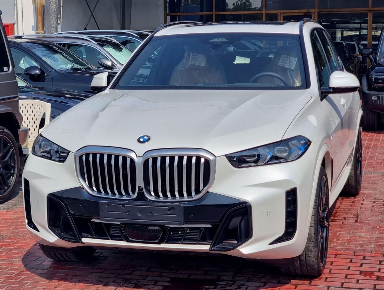 BMW X5 xDrive40i Luxury M Sport Package 3.0L xDrive 40i M Sport Under Warranty & Service 2025 GCC