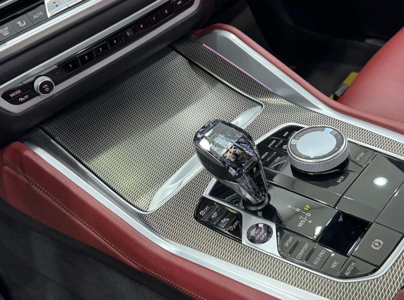 بي أم دبليو X6 40i M Sport 3.0L 2022 BMW X6 xDrive40i M-Kit, 2027 BMW Warranty + Service Pack, Fully Loaded, Low Km