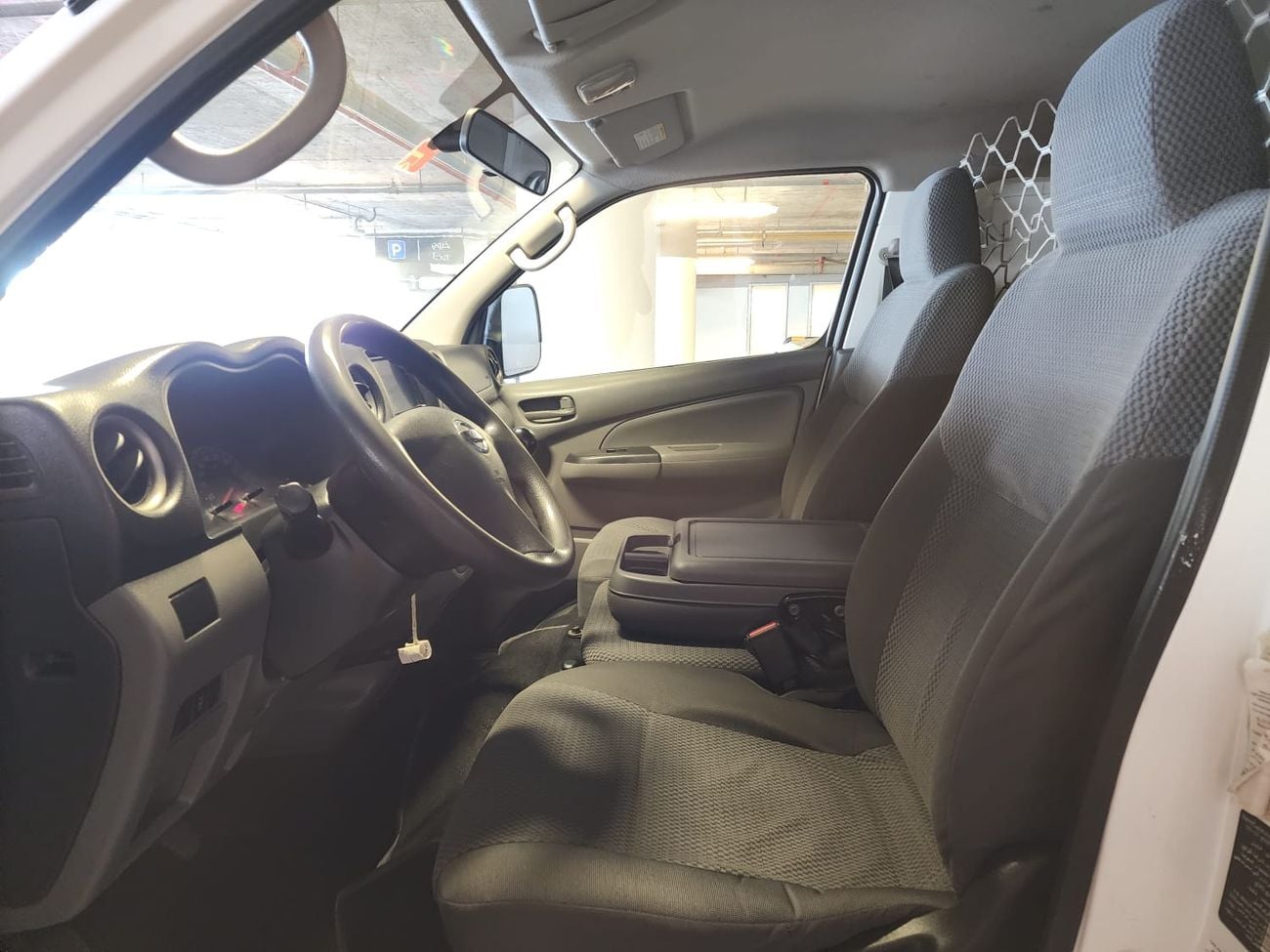 Nissan Urvan STD