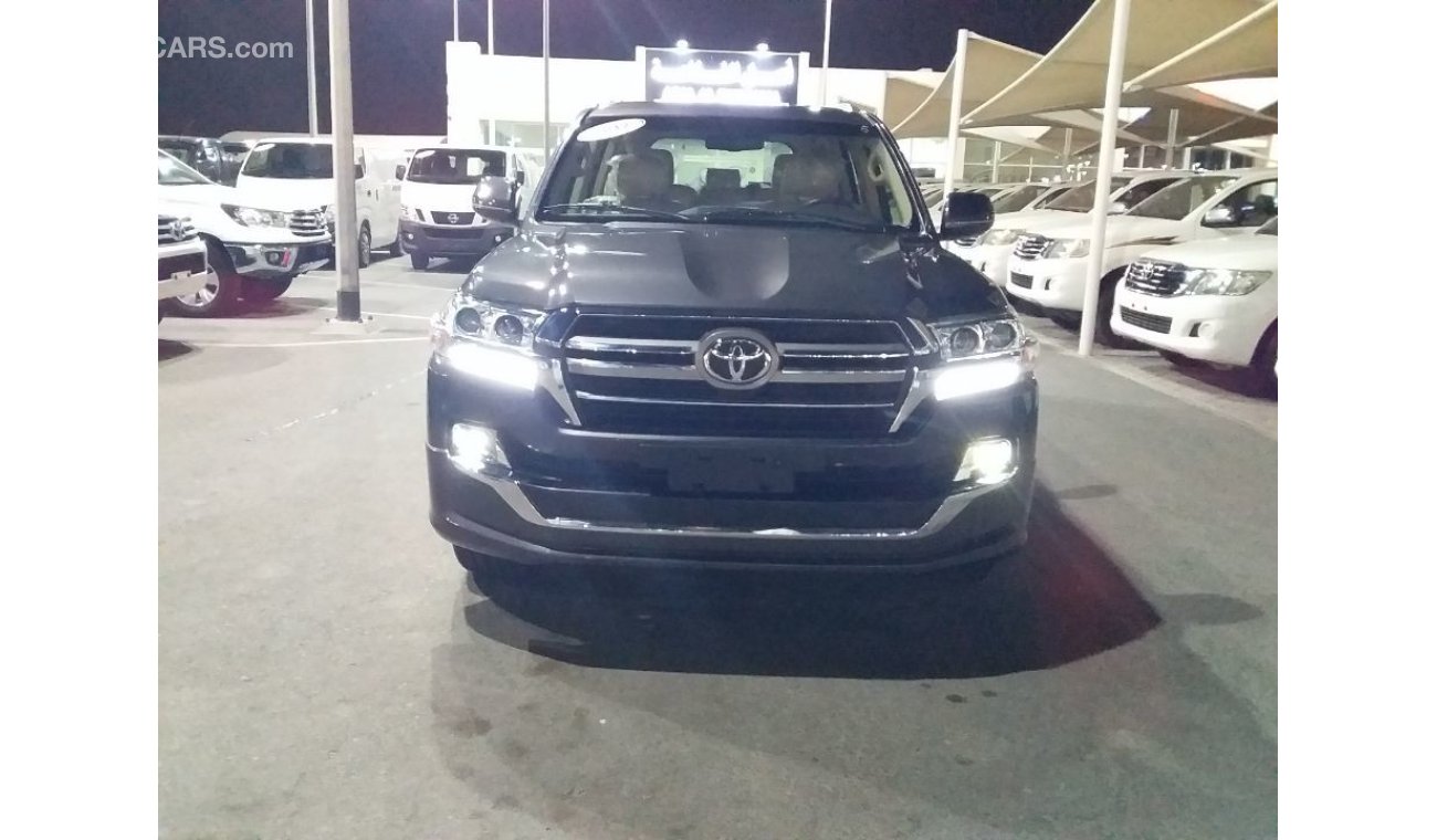 تويوتا لاند كروزر Toyota Land Cruiser 2012 EX-R GCC