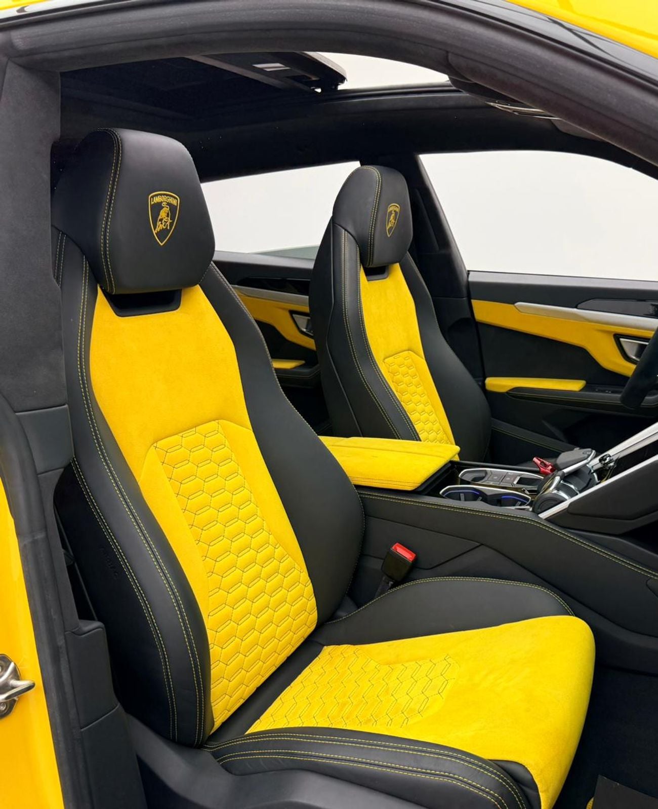 لامبورغيني اوروس STD 2020 Lamborghini Urus, Warranty, Full Lamborghini Service History, Very Low Km, Japanese
