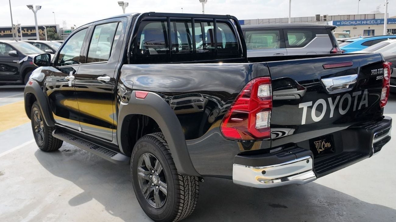 تويوتا هيلوكس TOYOTA HILUX SR5 4.0 V6 4WD A/T 2024