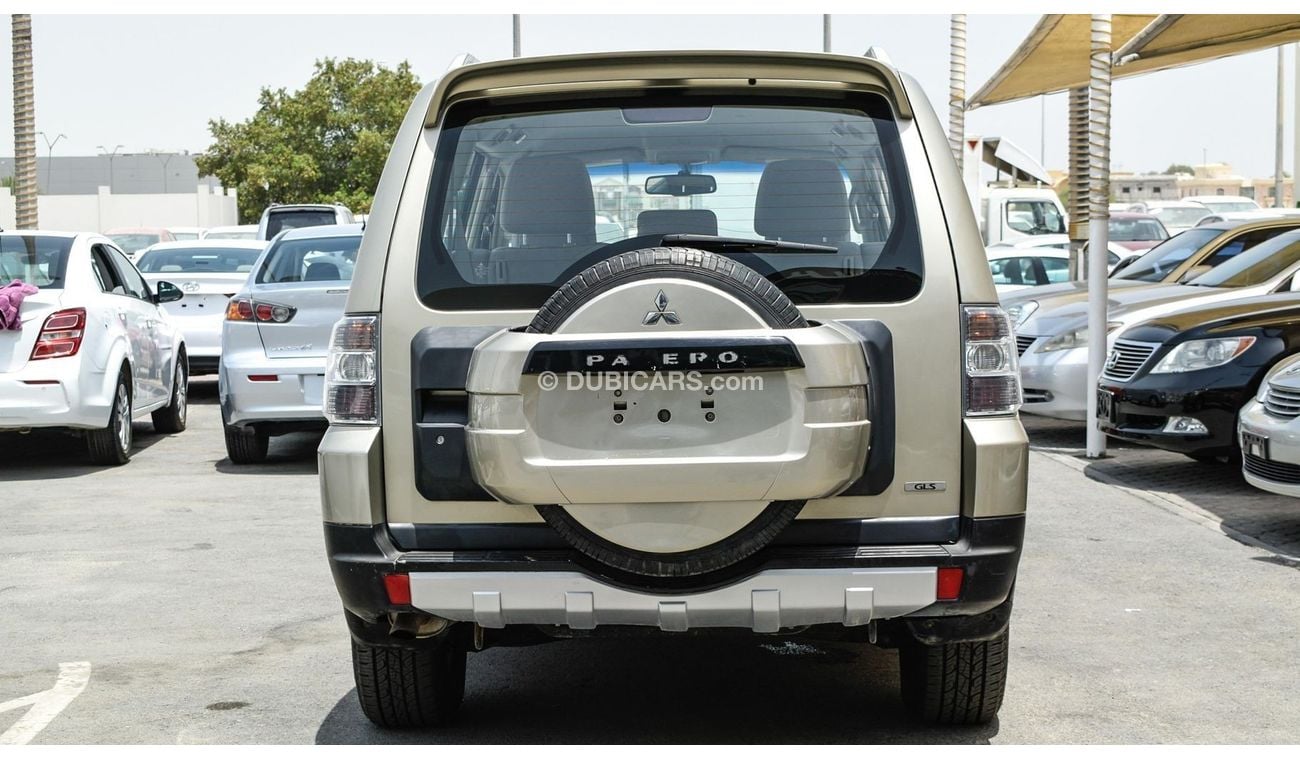 ميتسوبيشي باجيرو GLS V6