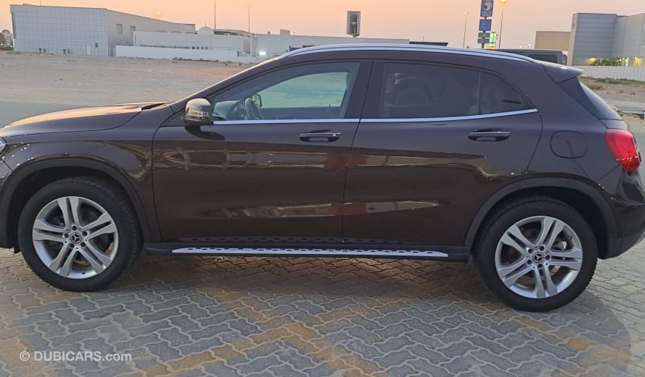 Mercedes-Benz GLA 250 Std Mercedes GLA 250 2018