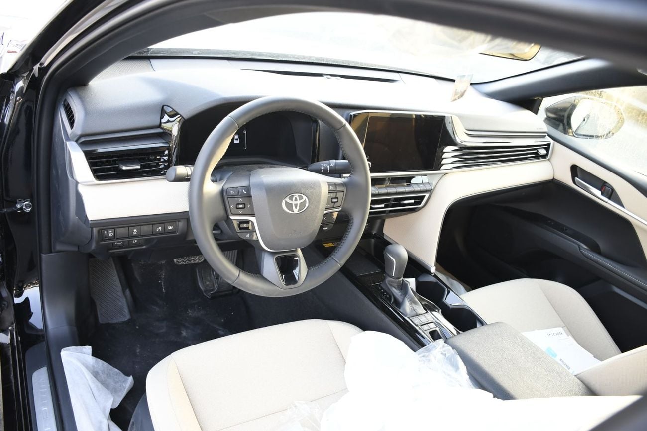 Toyota Camry LE 2.5L HEV GCC ! Panoramic ! Saudi Spec
