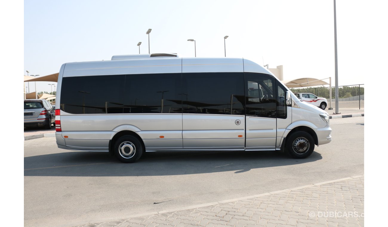 مرسيدس بنز سبرينتر 21 SEATER LUXURY PASSENGER VAN 2015 LOW MILEAGE WITH GCC SPECS