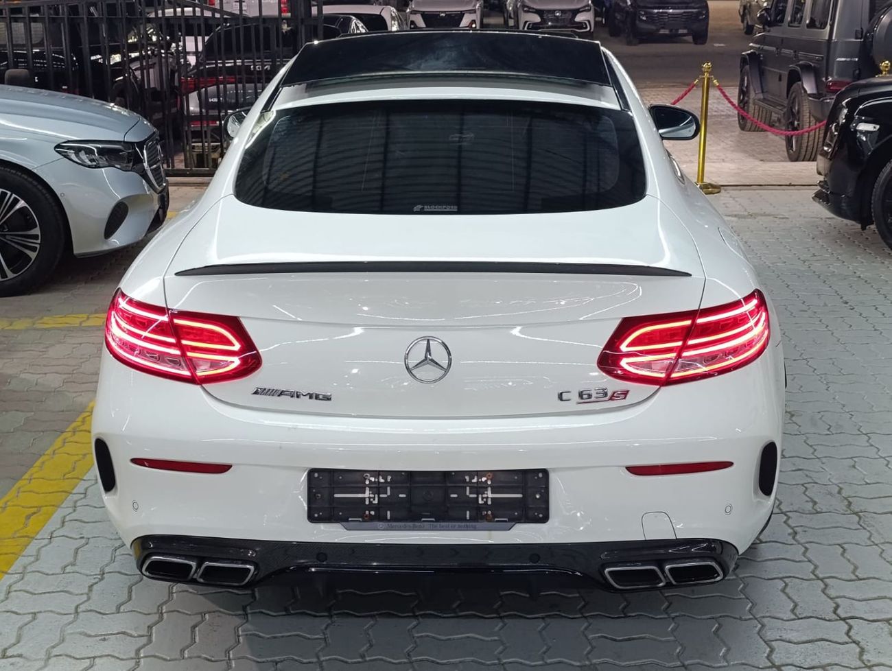 مرسيدس بنز C 63 AMG Std 4.0L Coupe
