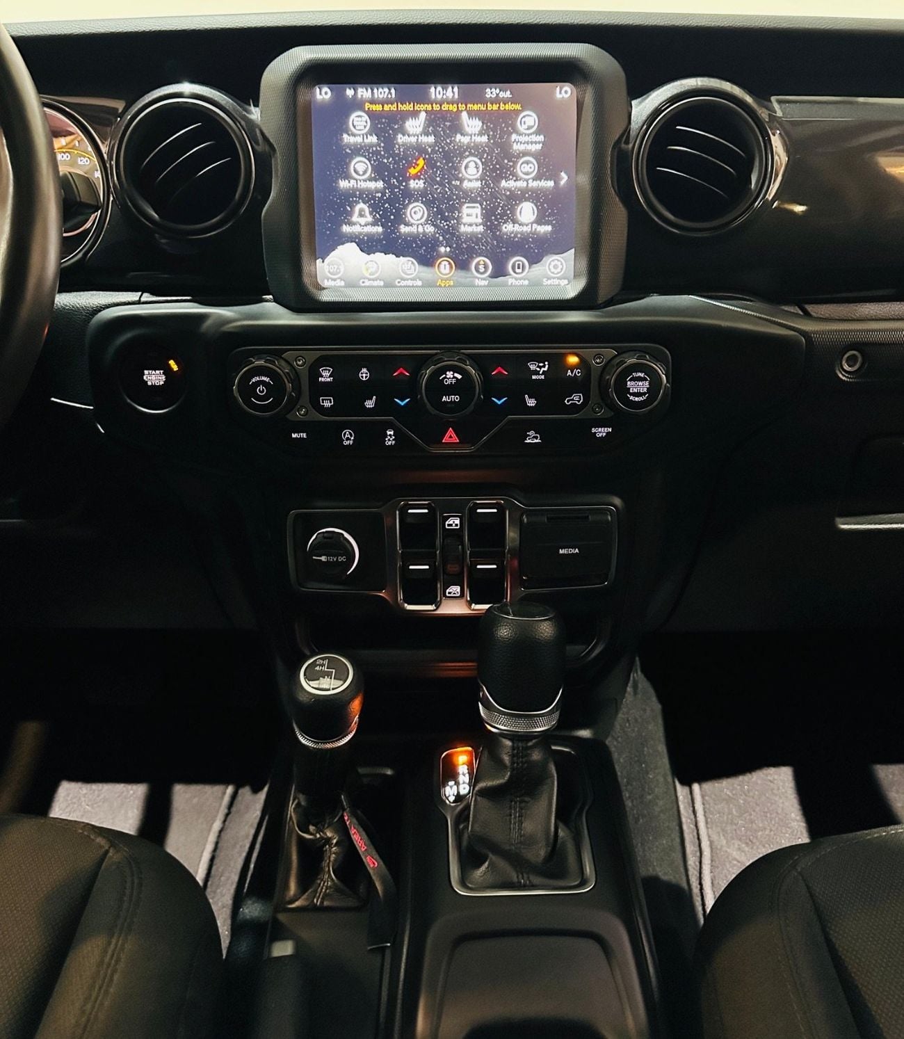 Jeep Wrangler Unlimited Sport S 2.0L A/T