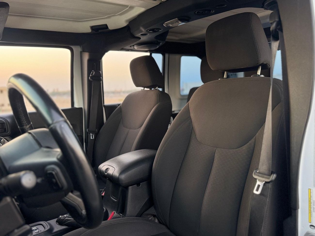 Jeep Wrangler Sport 3.6L A/T