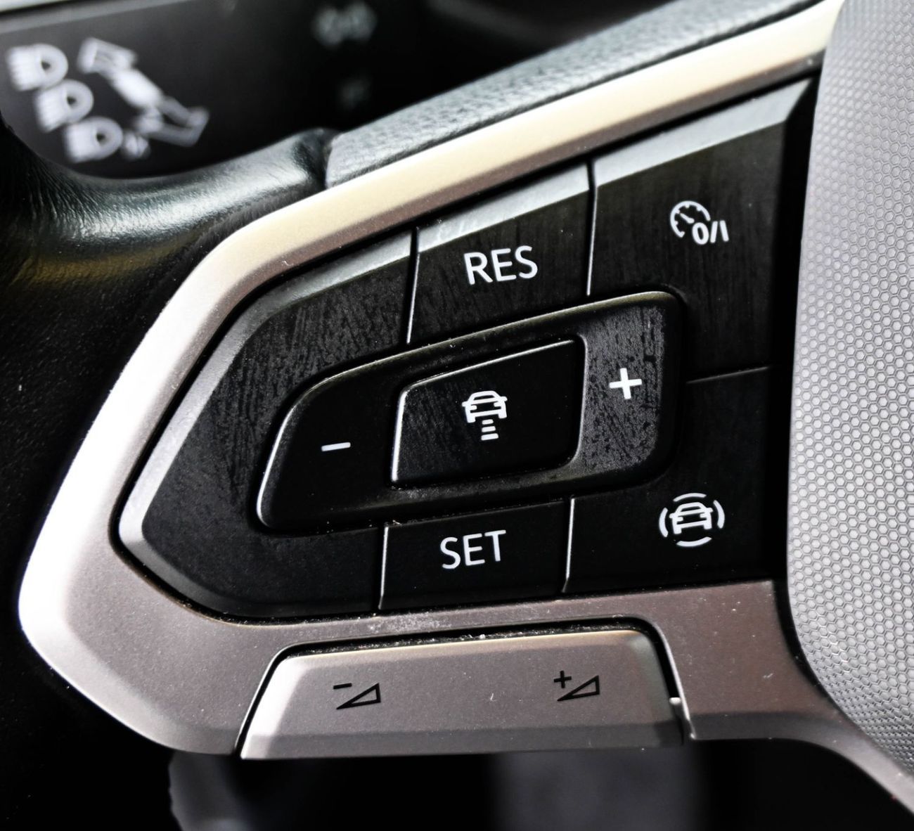 فولكس واجن T ROC Life 1.4L