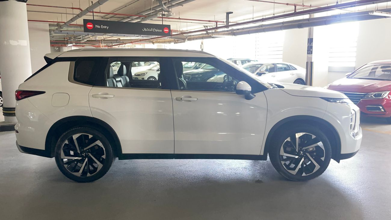 ميتسوبيشي آوتلاندر 2024 GLX HIGHLINE SYNTHETIC LEATHER 4WD | AED 1244/Month | 0 DP | 30 Day Return | Warranty