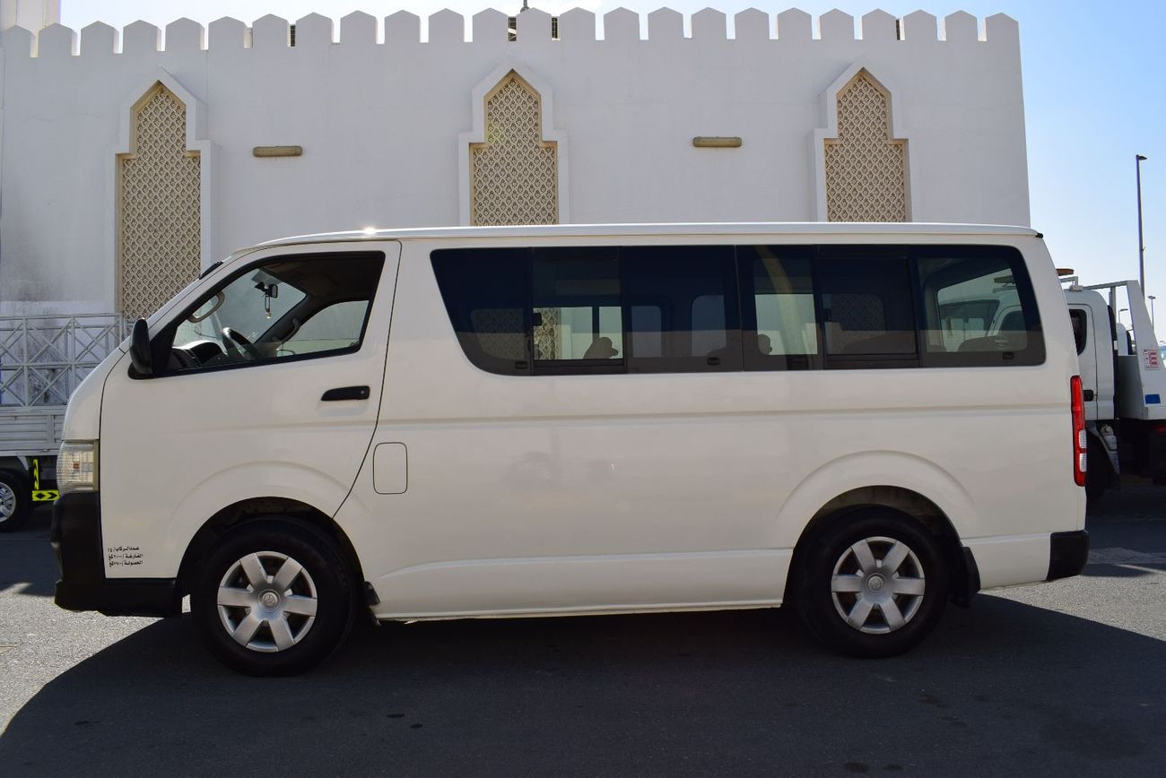 Toyota Hiace Toyota Hiace Bus 13 seater, model:2013. Excellent condition