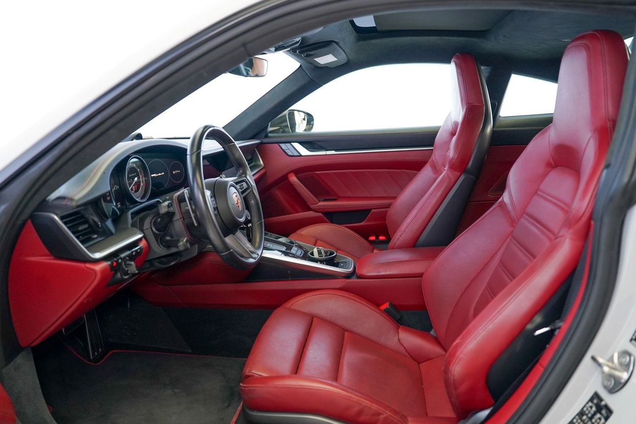 Porsche 911 Turbo S 3.8L (640 HP) Coupe