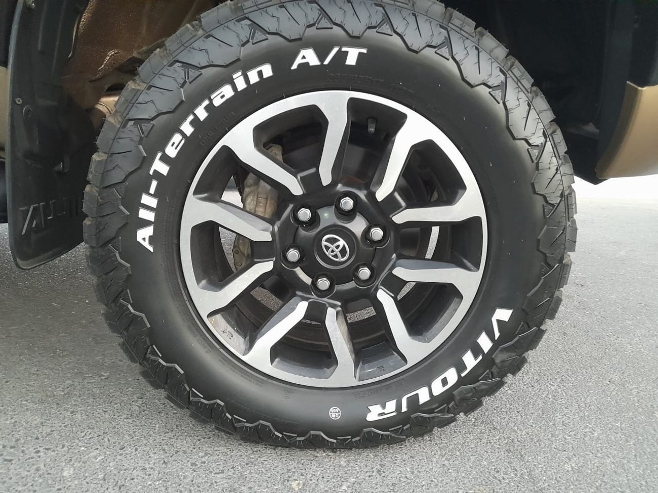 Toyota Hilux RHD DIESEL 2.8 CANOPY