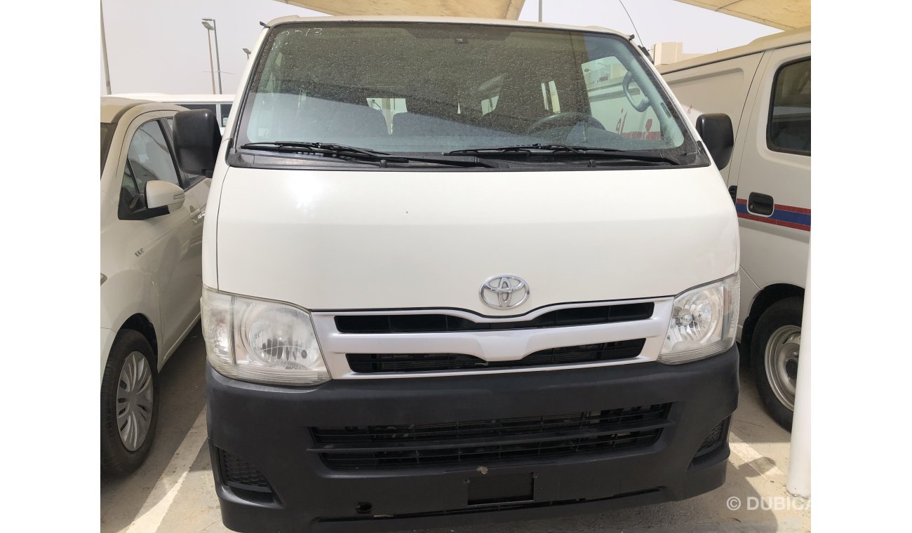 تويوتا هاياس Toyota Hiace bus 15 str,model:2013. Excellent Condition