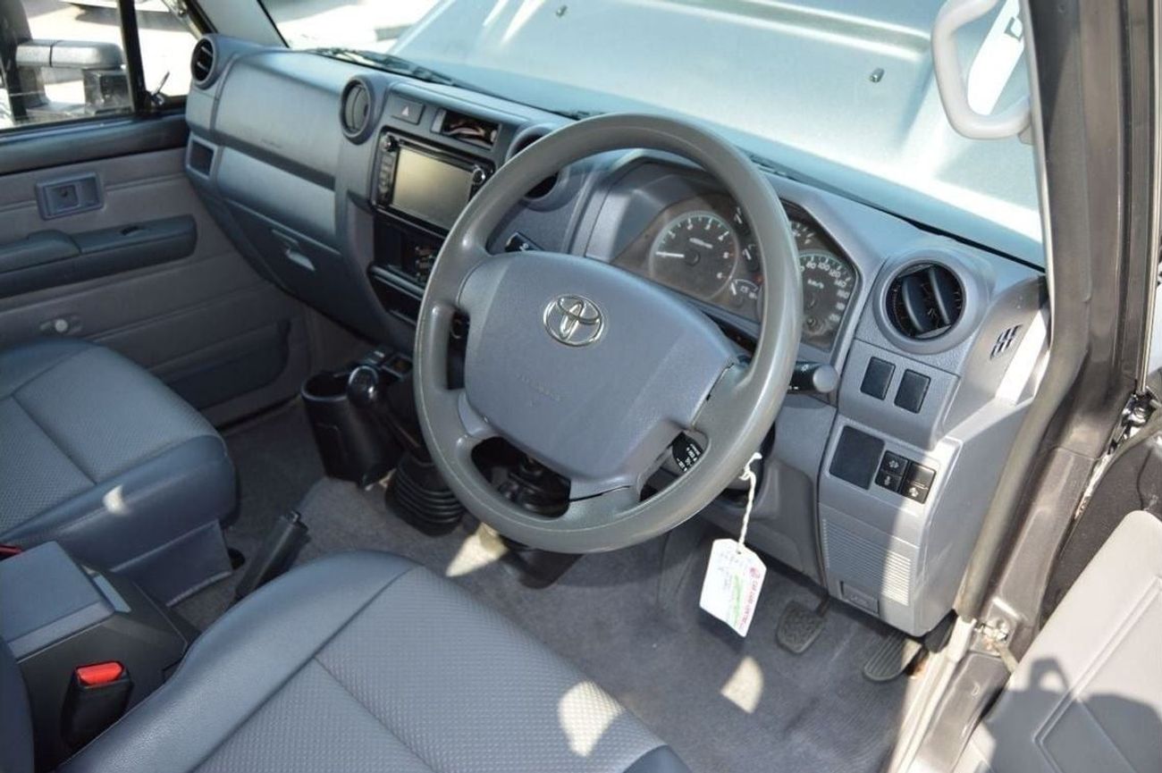 تويوتا لاند كروزر بيك آب Single cabin