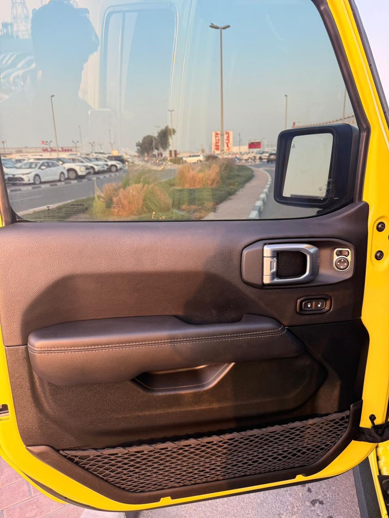 جيب رانجلر Hybrid Sahara 4XE Edition sport 2023