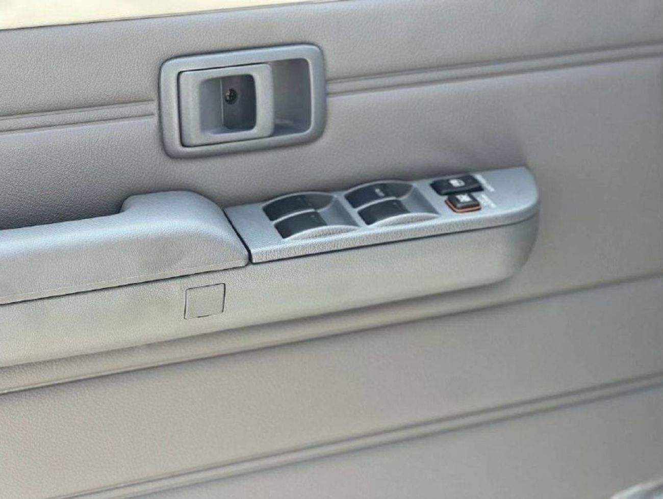 Toyota Land Cruiser Pick Up LC79 4.2L V6 DSL M/T // 2024 // STANDER OPTION WITH POWER WINDOWS // SPECIAL OFFER // BY FORMULA AUT