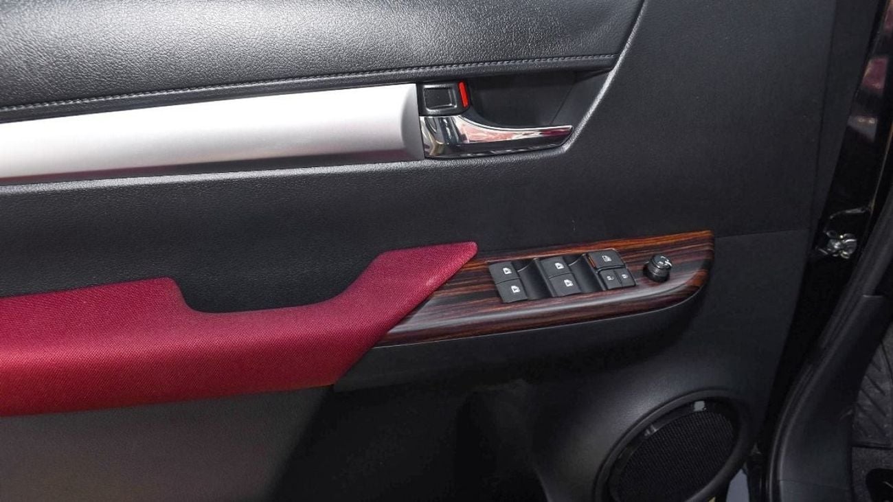 Toyota Hilux TOYOTA HILUX 2.7L AT PETROL FULL PUSH START 2024 MODEL