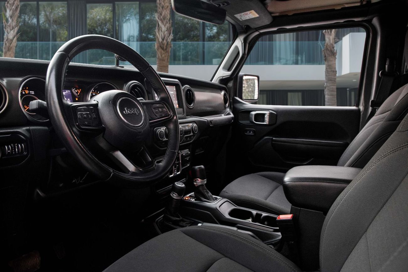 Jeep Gladiator Sport | 2,546 P.M  | 0% Downpayment | Low Km | Pristine!