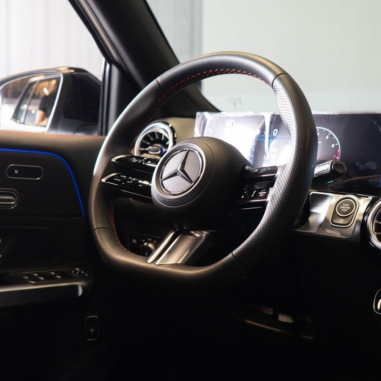 مرسيدس بنز GLB 200 AED 3,736 pm • 0% Downpayment • Mercedes-Benz GLB 200  • Agency Warranty