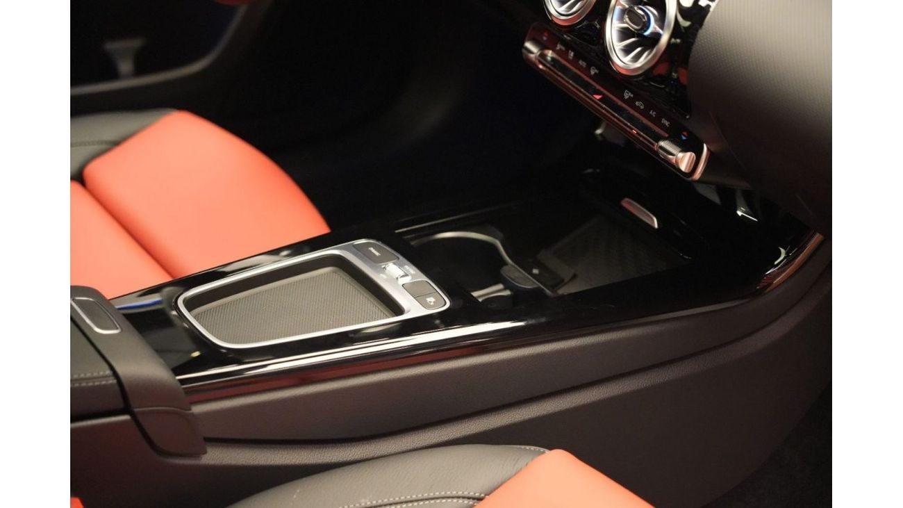 Mercedes-Benz A 200 ✔ AMG Package ✔ Panoramic roof ✔ Self-parking system