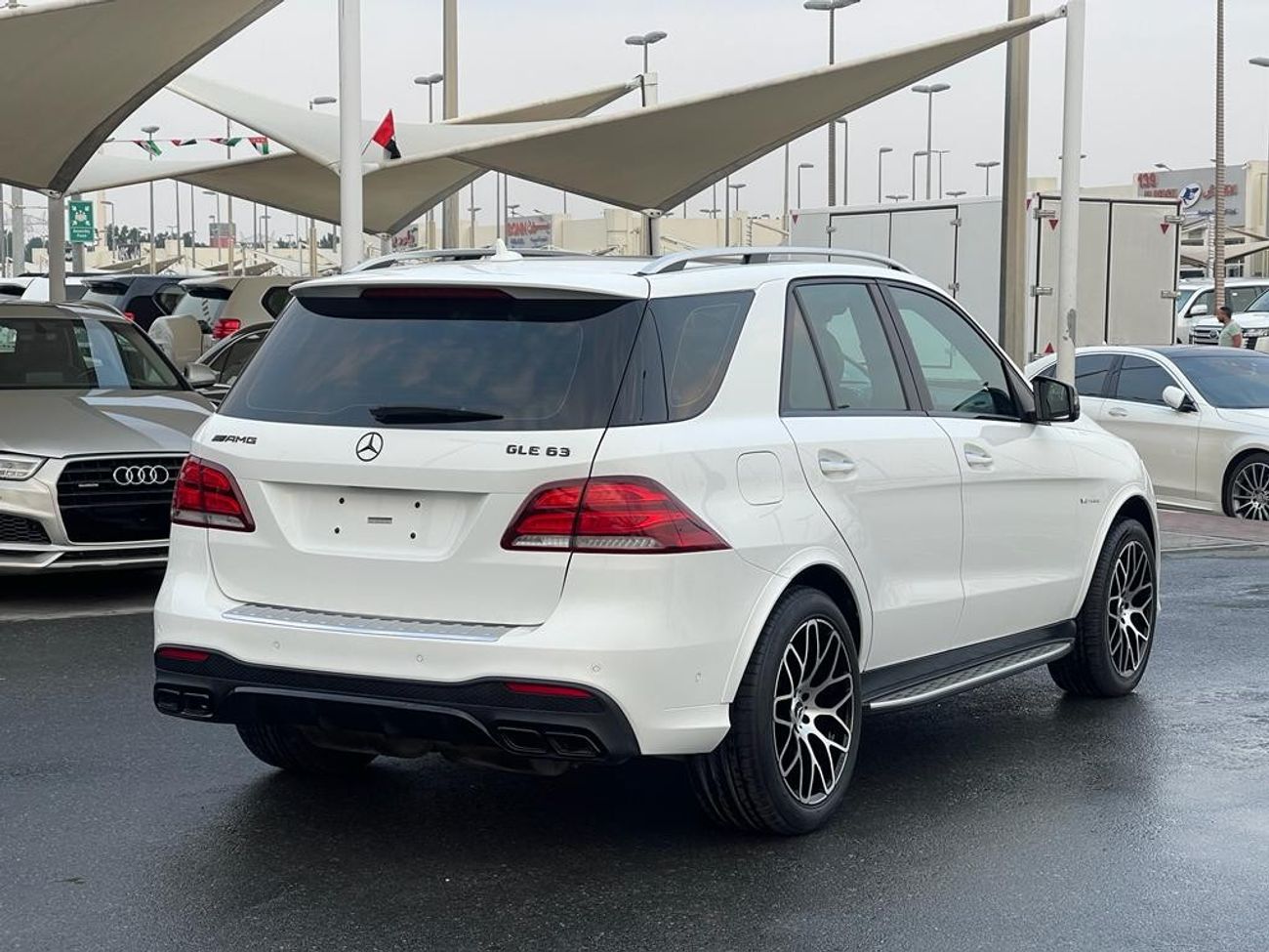 مرسيدس بنز GLE 63 AMG Mercedes GLE 63 AMG Japanese 2017 in excellent condition, full option