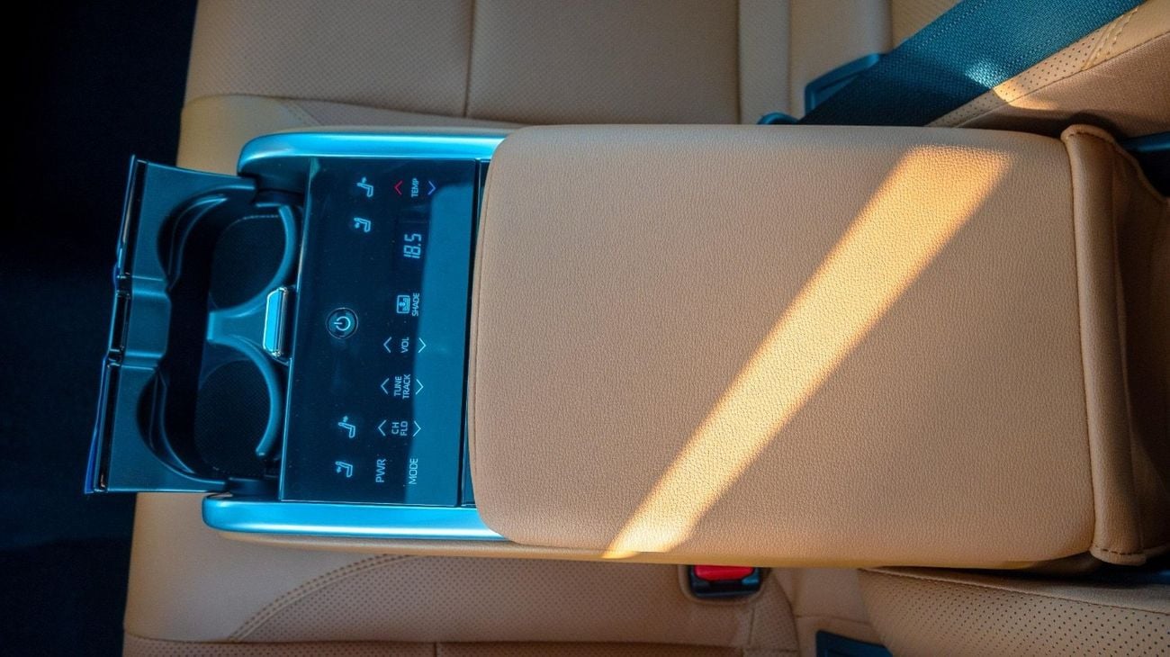 تويوتا كامري كامري لوميرا هايبرد صنع ياباني مواصفات خليجي