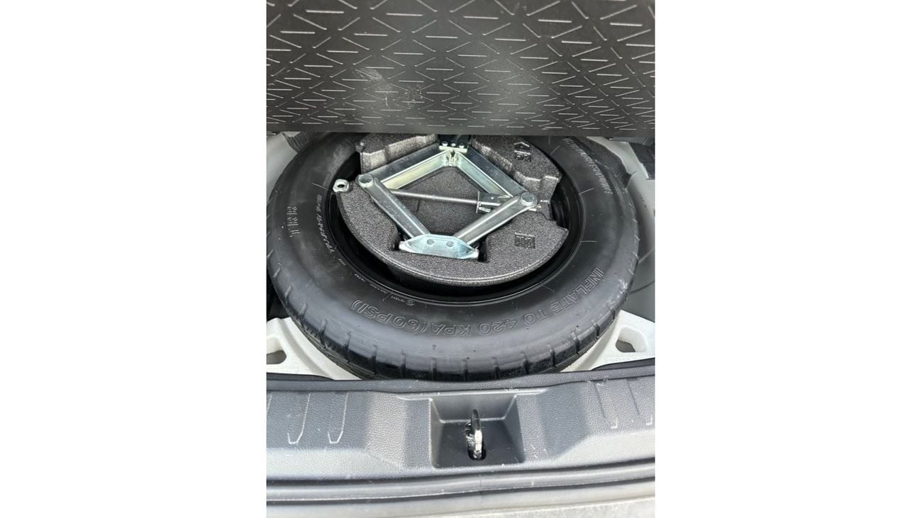 تويوتا راف ٤ LE