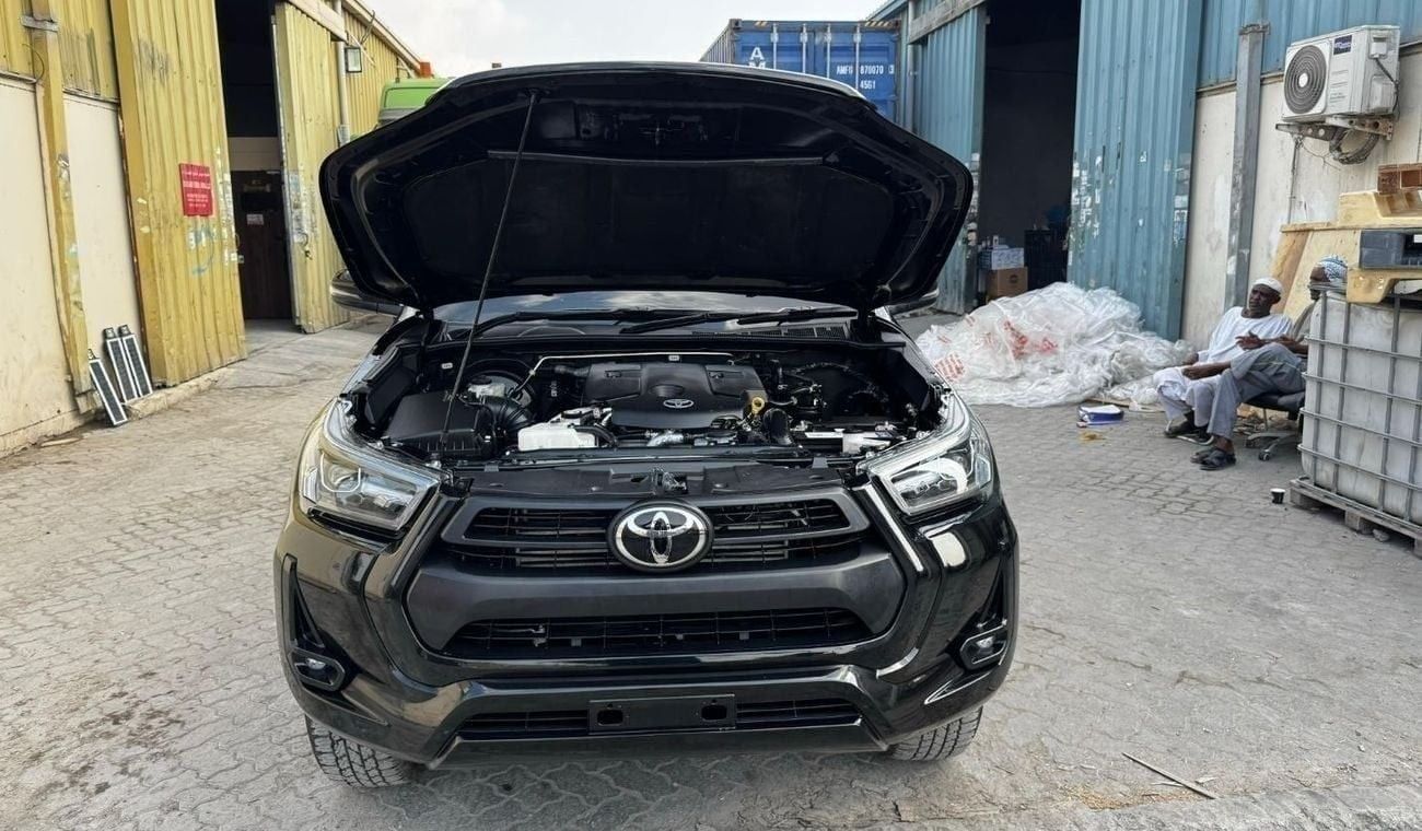 تويوتا هيلوكس Diesel 2.8 Liter Right Hand Drive Automatic Back Camera Leather Seats 4WD