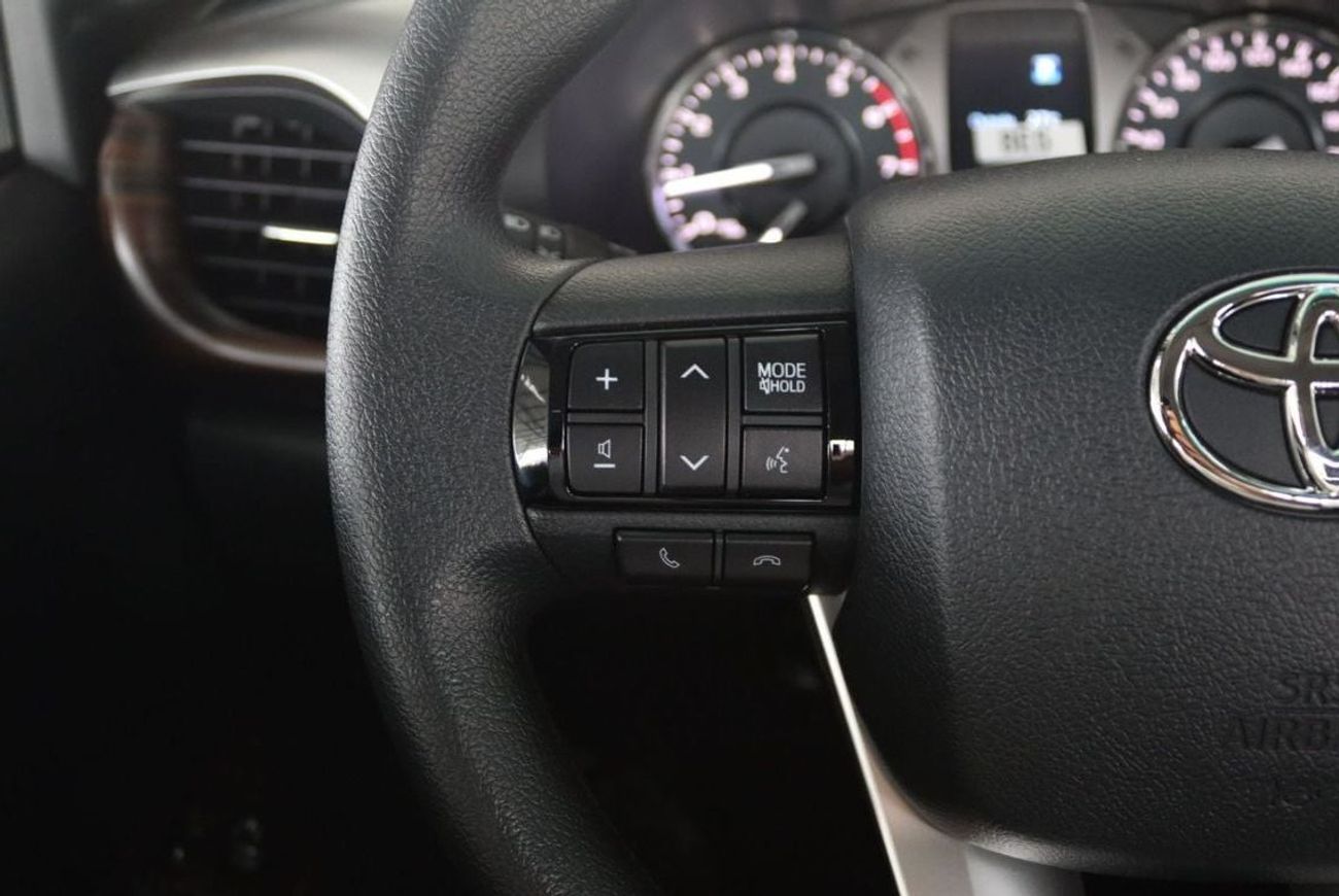 Toyota Hilux 2025 HILUX 2.7 4X4 AT **EXPORT ONLY**التصدير فقط خارج الخليج***