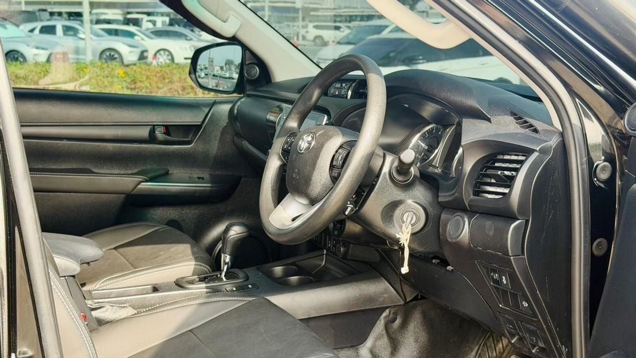 Toyota Hilux 2022| 2.8L DIESEL ENGINE | AT | RHD | HEAVY BULL BAR WITH LED FOCUSED LIGHTS | DUAL BULL BAR ANTENNA